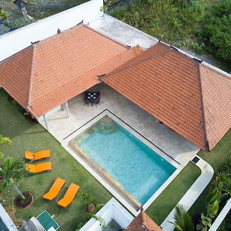 Istana Willy Villa Ungasan  Exterior photo